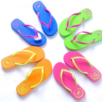 批發夏季時尚小狗糖果色沙灘女款人字涼拖 PE橡膠家居防滑拖鞋