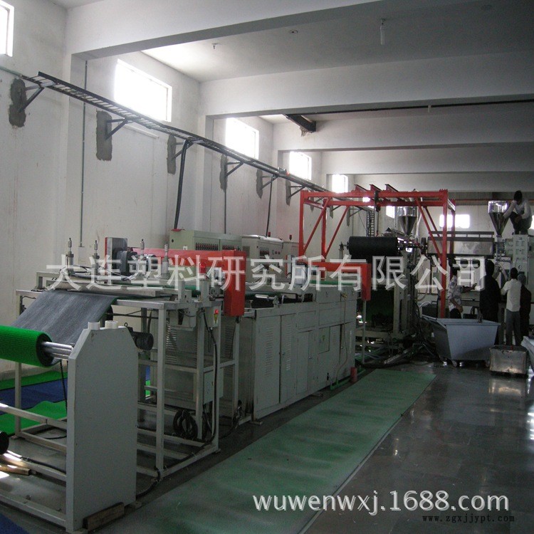 草坪墊生產線及產品照片