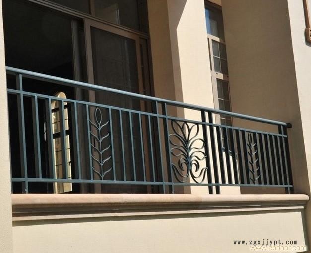 雙強(qiáng)社區(qū)護(hù)欄鋅鋼草坪PVC護(hù)欄鋅鋼空調(diào)護(hù)欄