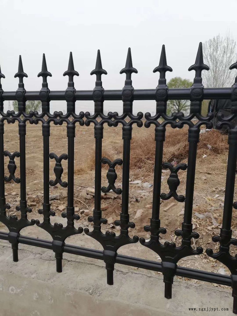 雙強(qiáng)社區(qū)護(hù)欄鋅鋼草坪PVC護(hù)欄鋅鋼空調(diào)護(hù)欄