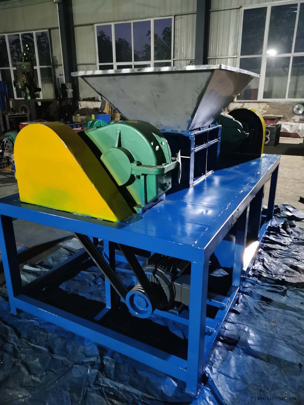 大型金屬撕碎機廢舊輪胎撕碎機汽車撕碎機固廢撕碎機