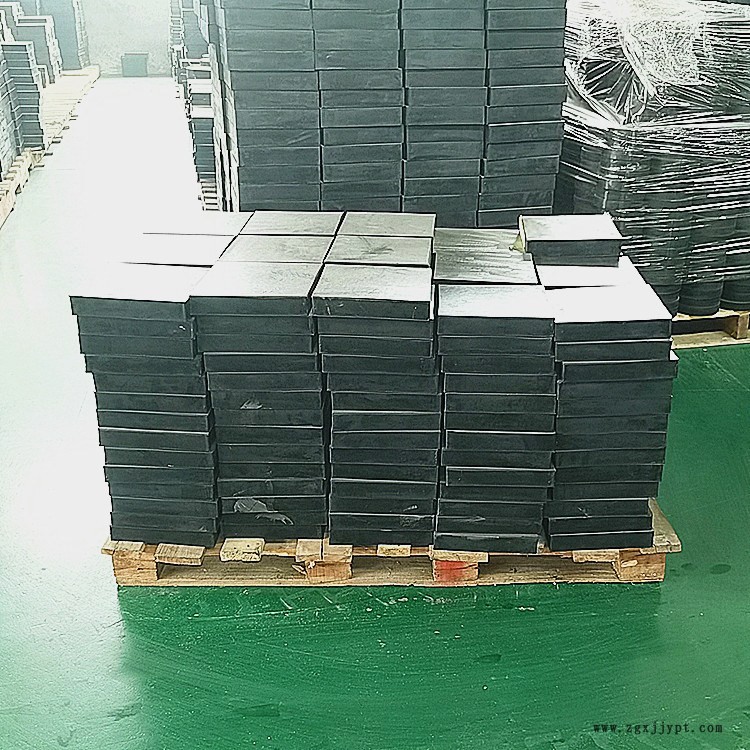 河源和平縣帶孔網架橡膠支座_板式橡膠支座備貨快