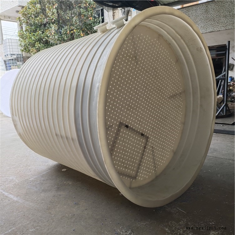 定做30噸畜牧錐底容器 定制對水泥顆粒有分散作用尖底水塔 批發(fā)鐵架子塑料儲罐