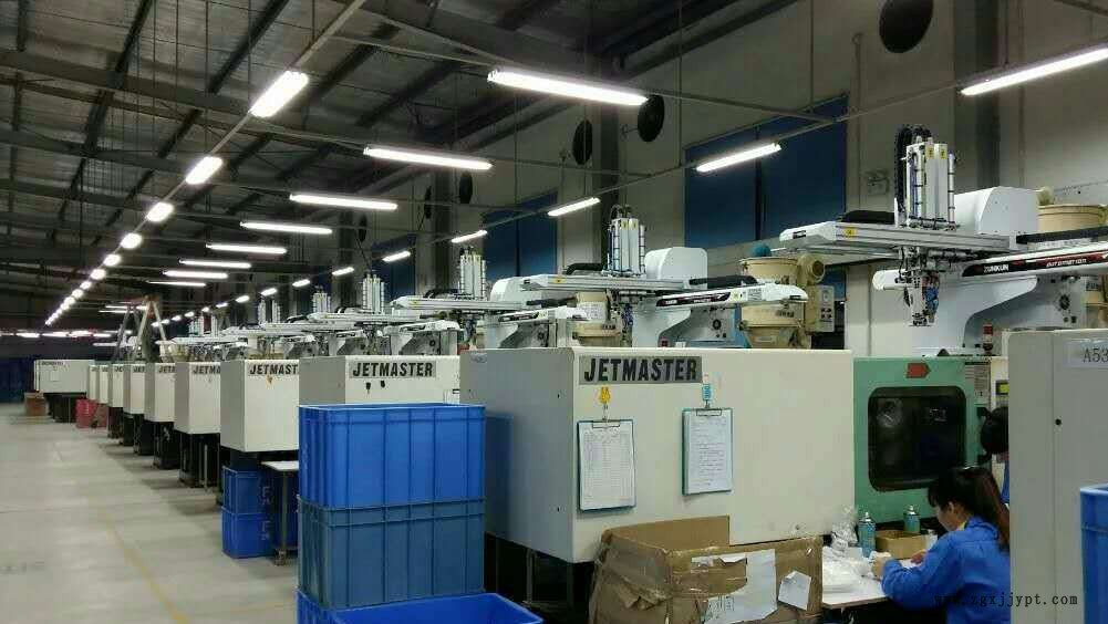 震雄注塑機機械手 機械手工廠示例圖3